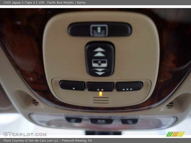 Pacific Blue Metallic / Barley 2005 Jaguar S-Type 4.2 VDP