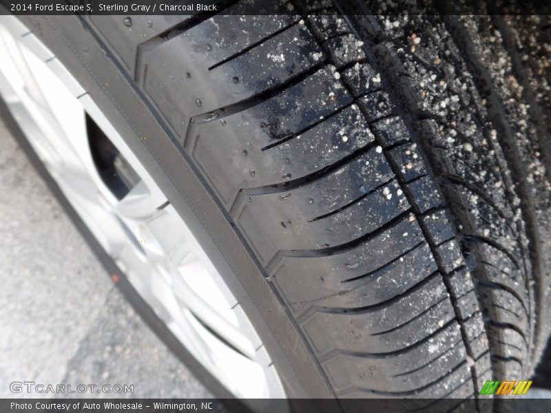 Sterling Gray / Charcoal Black 2014 Ford Escape S
