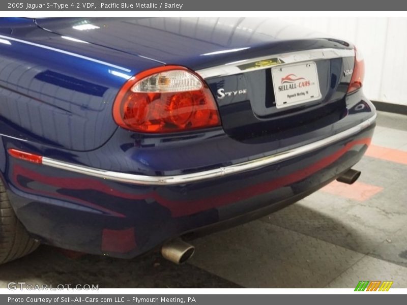 Pacific Blue Metallic / Barley 2005 Jaguar S-Type 4.2 VDP
