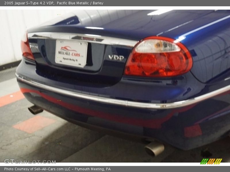 Pacific Blue Metallic / Barley 2005 Jaguar S-Type 4.2 VDP