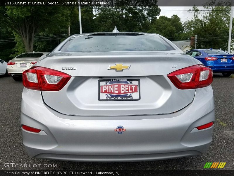 Silver Ice Metallic / Jet Black 2016 Chevrolet Cruze LT Sedan