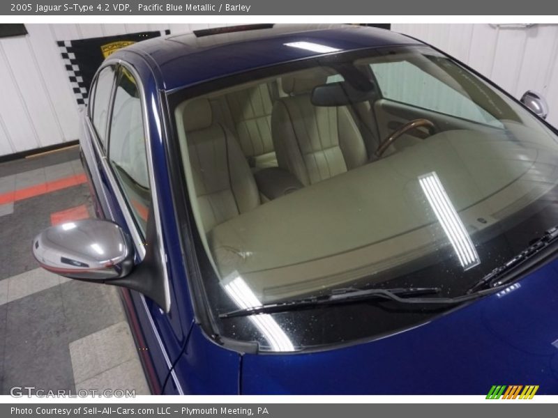 Pacific Blue Metallic / Barley 2005 Jaguar S-Type 4.2 VDP