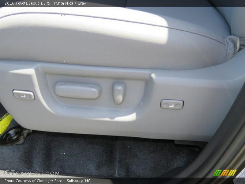 Pyrite Mica / Gray 2016 Toyota Sequoia SR5