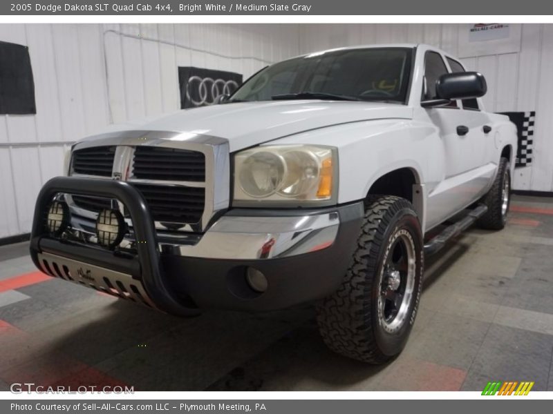 Bright White / Medium Slate Gray 2005 Dodge Dakota SLT Quad Cab 4x4