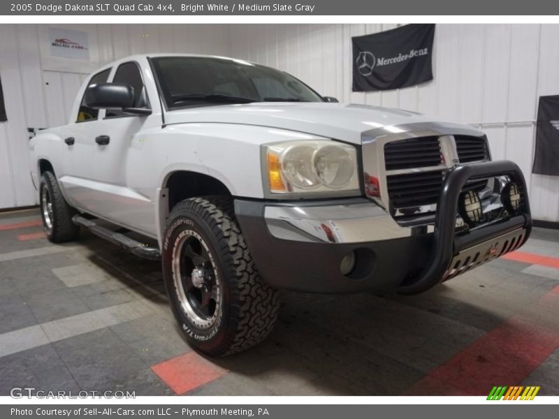 Bright White / Medium Slate Gray 2005 Dodge Dakota SLT Quad Cab 4x4