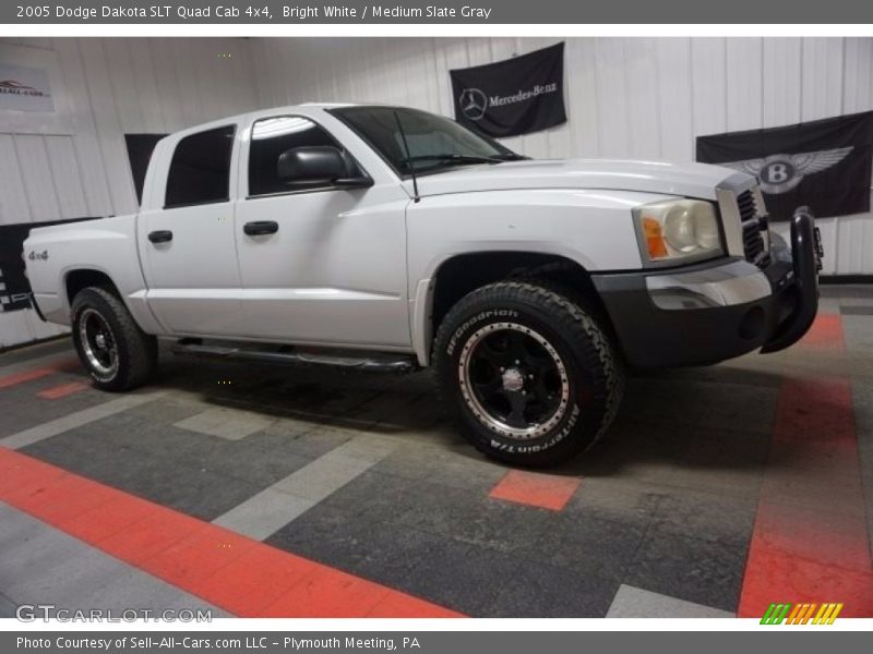 Bright White / Medium Slate Gray 2005 Dodge Dakota SLT Quad Cab 4x4