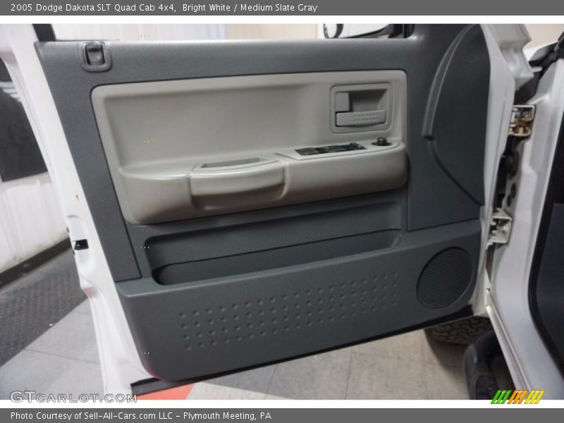 Bright White / Medium Slate Gray 2005 Dodge Dakota SLT Quad Cab 4x4