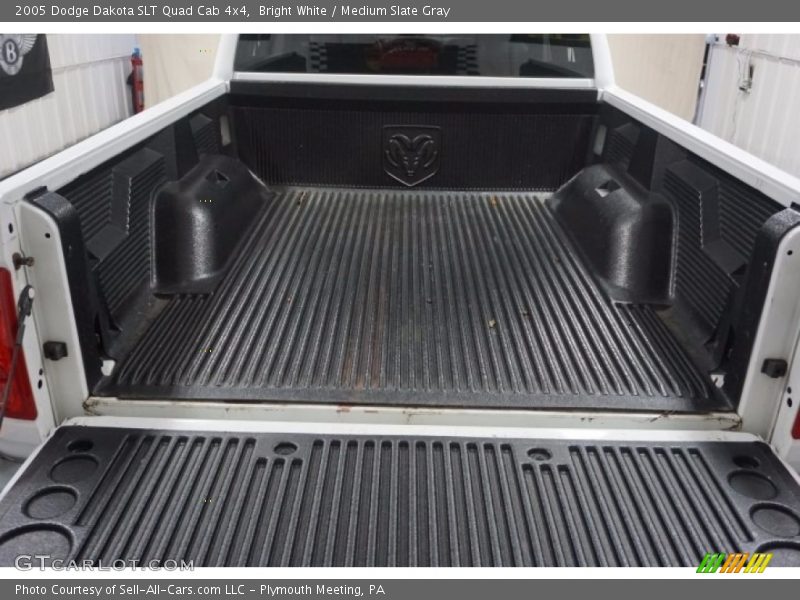 Bright White / Medium Slate Gray 2005 Dodge Dakota SLT Quad Cab 4x4