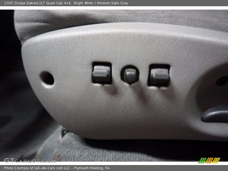 Bright White / Medium Slate Gray 2005 Dodge Dakota SLT Quad Cab 4x4