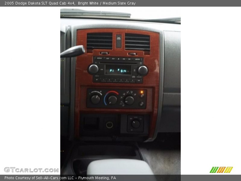 Bright White / Medium Slate Gray 2005 Dodge Dakota SLT Quad Cab 4x4