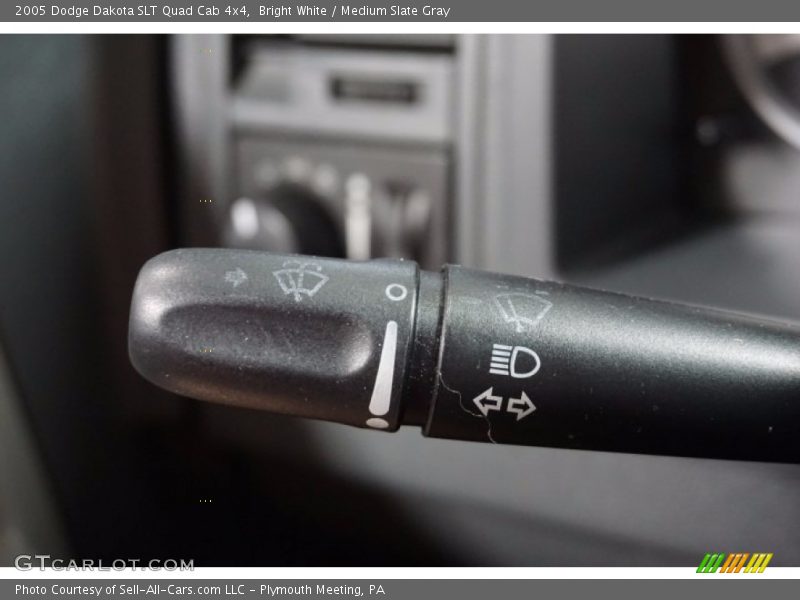 Bright White / Medium Slate Gray 2005 Dodge Dakota SLT Quad Cab 4x4