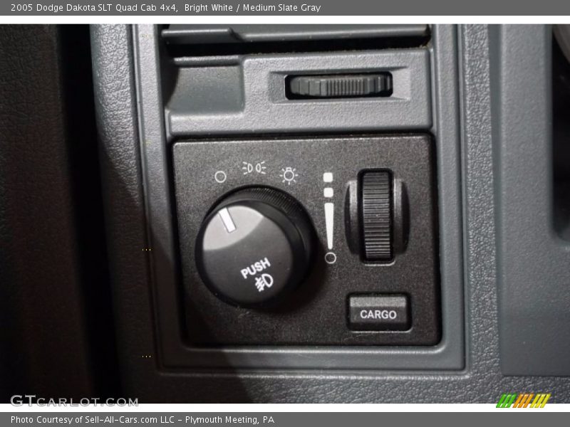 Bright White / Medium Slate Gray 2005 Dodge Dakota SLT Quad Cab 4x4
