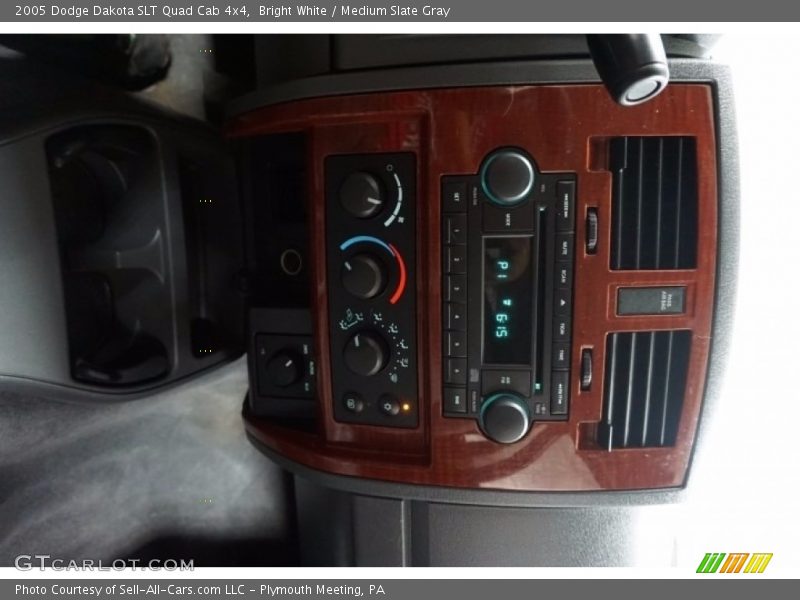 Bright White / Medium Slate Gray 2005 Dodge Dakota SLT Quad Cab 4x4