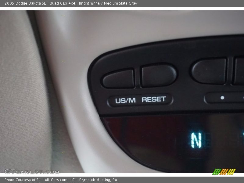 Bright White / Medium Slate Gray 2005 Dodge Dakota SLT Quad Cab 4x4