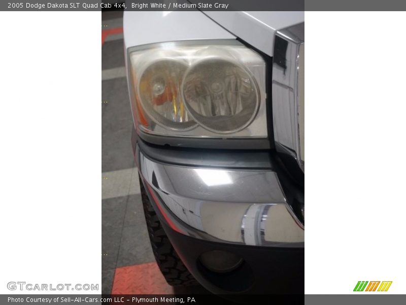Bright White / Medium Slate Gray 2005 Dodge Dakota SLT Quad Cab 4x4