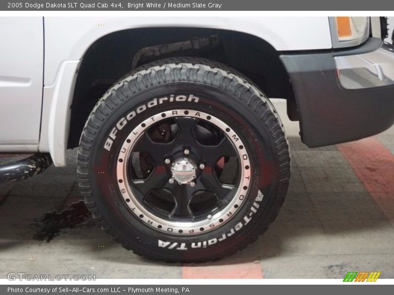 Bright White / Medium Slate Gray 2005 Dodge Dakota SLT Quad Cab 4x4