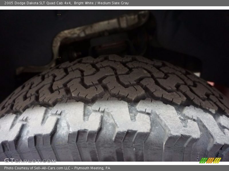 Bright White / Medium Slate Gray 2005 Dodge Dakota SLT Quad Cab 4x4