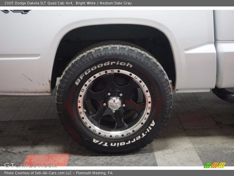 Bright White / Medium Slate Gray 2005 Dodge Dakota SLT Quad Cab 4x4