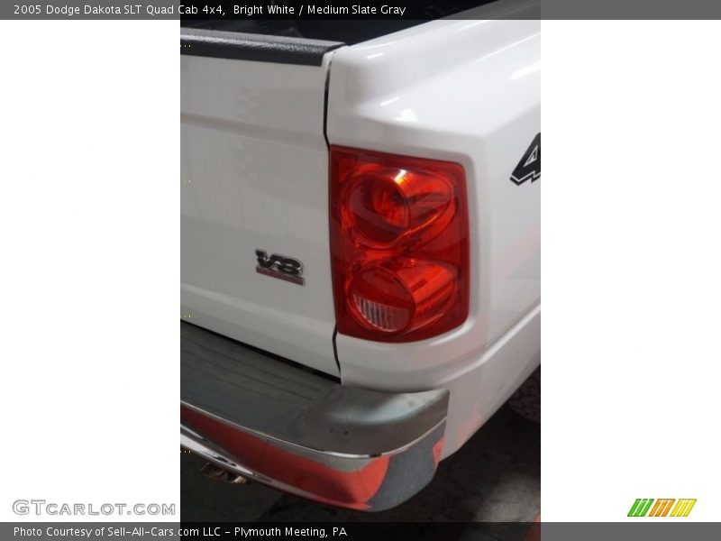 Bright White / Medium Slate Gray 2005 Dodge Dakota SLT Quad Cab 4x4