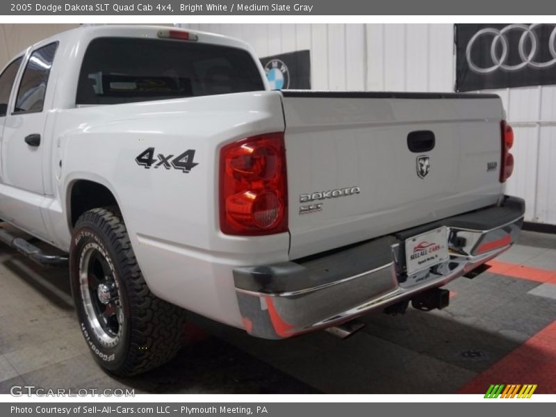 Bright White / Medium Slate Gray 2005 Dodge Dakota SLT Quad Cab 4x4