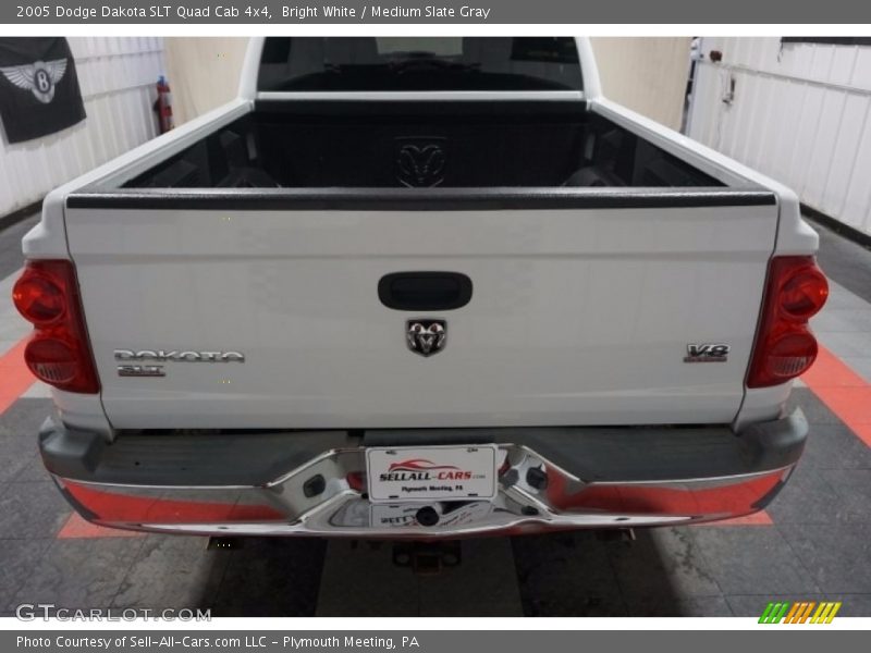Bright White / Medium Slate Gray 2005 Dodge Dakota SLT Quad Cab 4x4