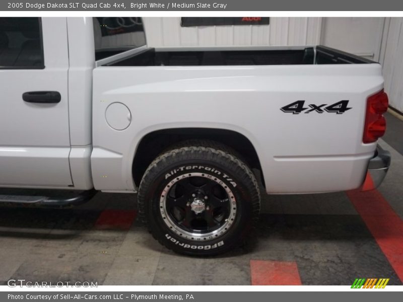 Bright White / Medium Slate Gray 2005 Dodge Dakota SLT Quad Cab 4x4