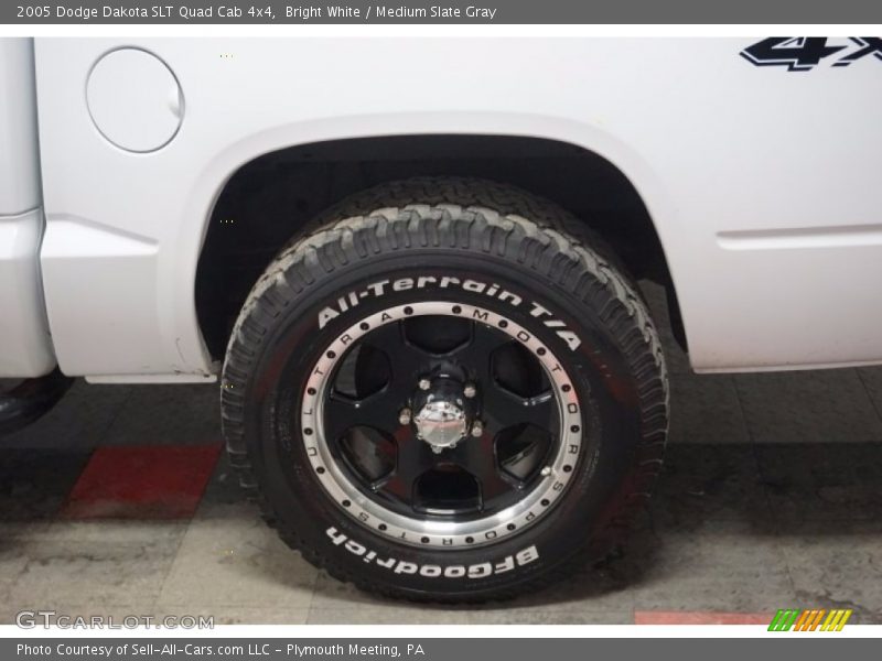 Bright White / Medium Slate Gray 2005 Dodge Dakota SLT Quad Cab 4x4