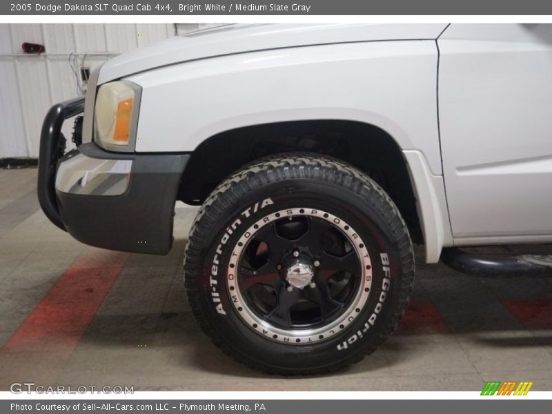 Bright White / Medium Slate Gray 2005 Dodge Dakota SLT Quad Cab 4x4