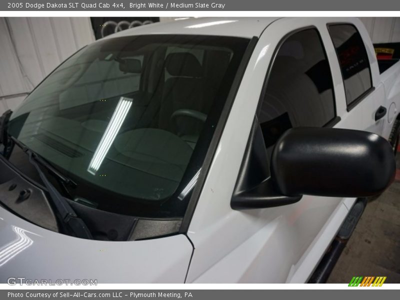 Bright White / Medium Slate Gray 2005 Dodge Dakota SLT Quad Cab 4x4