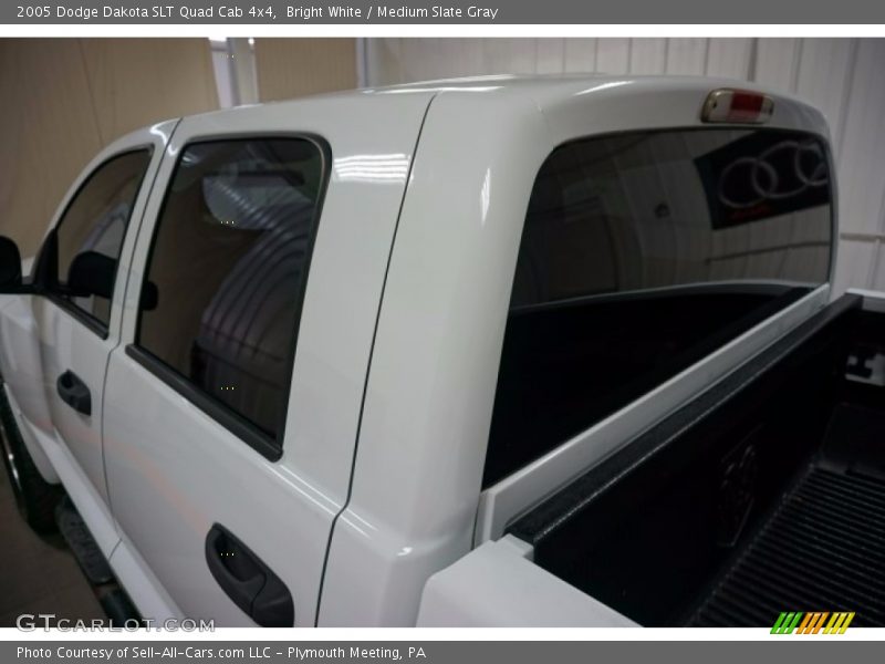 Bright White / Medium Slate Gray 2005 Dodge Dakota SLT Quad Cab 4x4