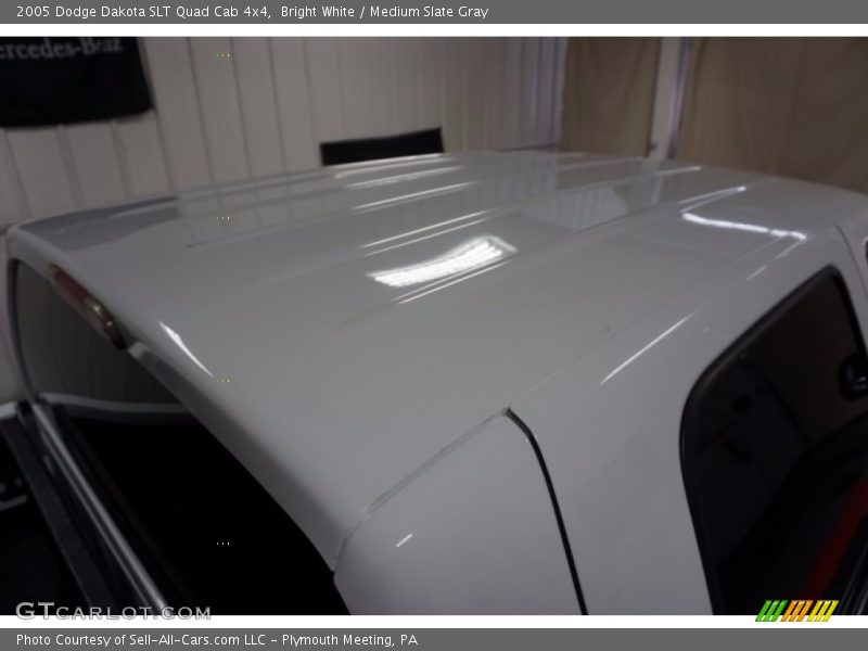 Bright White / Medium Slate Gray 2005 Dodge Dakota SLT Quad Cab 4x4