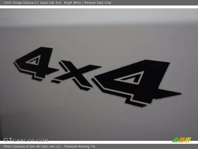 Bright White / Medium Slate Gray 2005 Dodge Dakota SLT Quad Cab 4x4