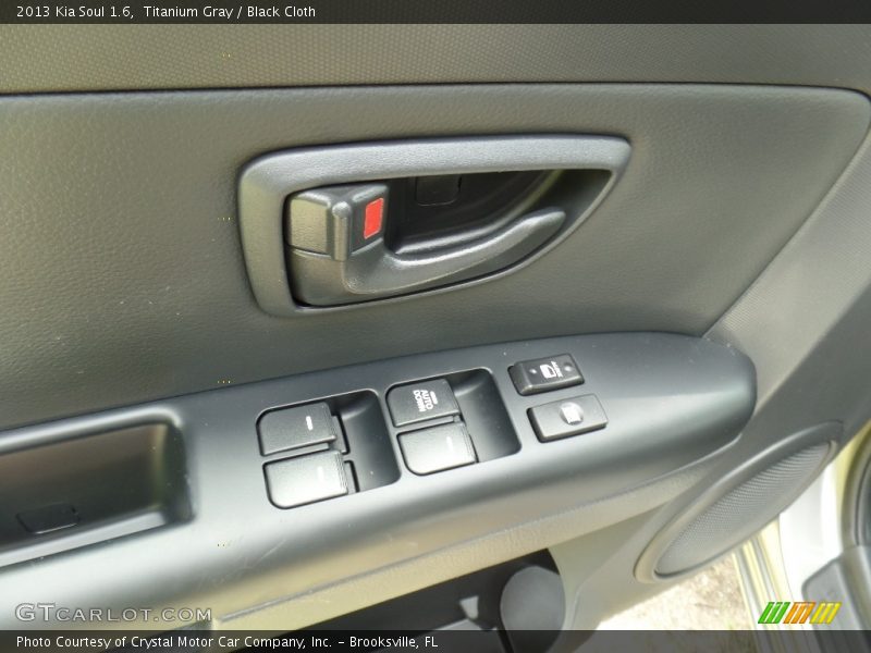 Titanium Gray / Black Cloth 2013 Kia Soul 1.6