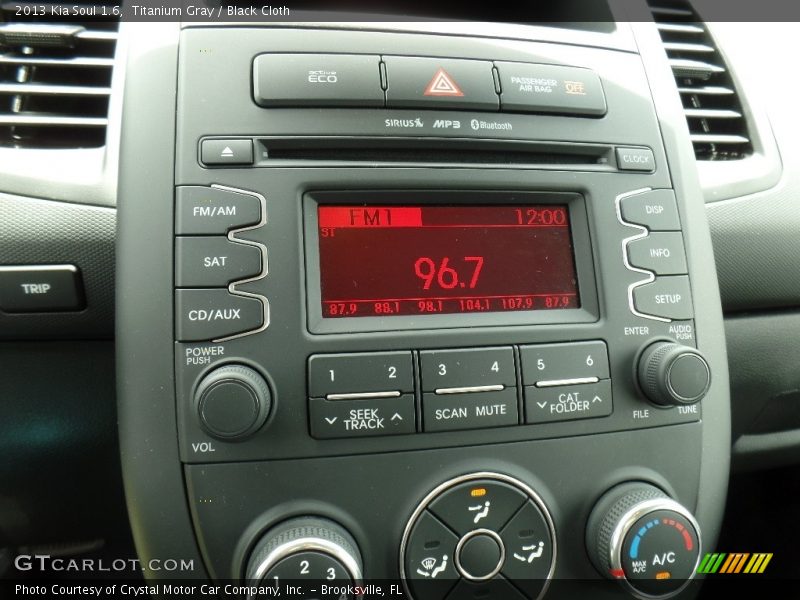 Titanium Gray / Black Cloth 2013 Kia Soul 1.6