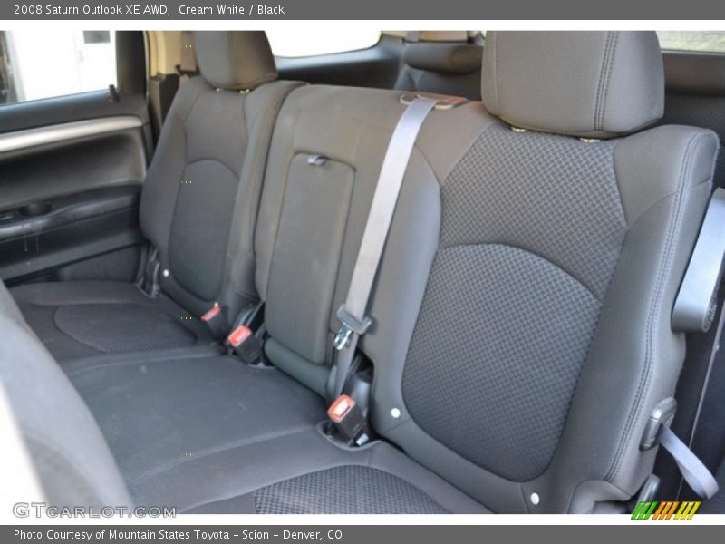 Cream White / Black 2008 Saturn Outlook XE AWD