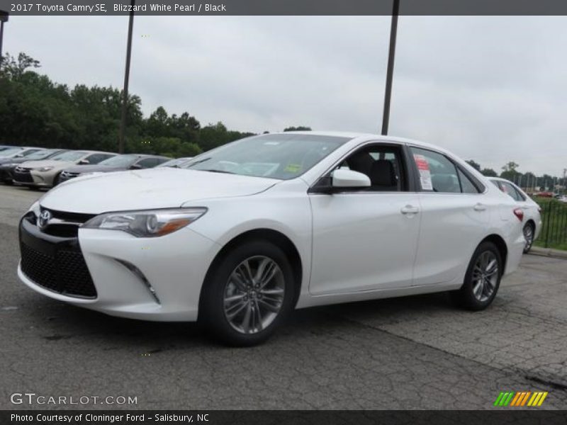 Blizzard White Pearl / Black 2017 Toyota Camry SE