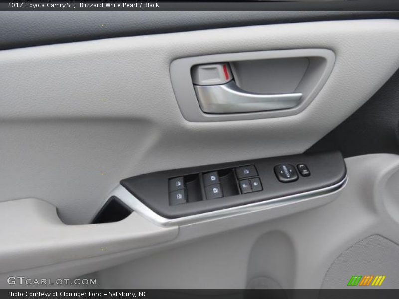 Controls of 2017 Camry SE