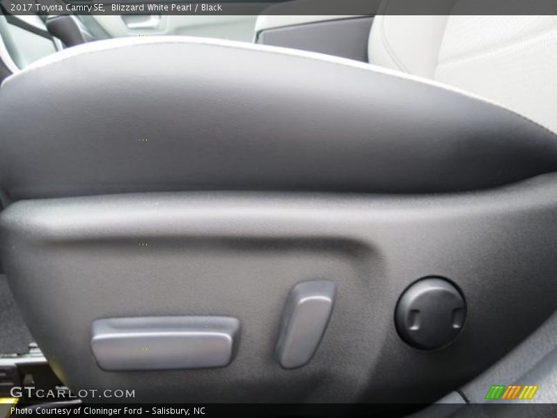 Controls of 2017 Camry SE