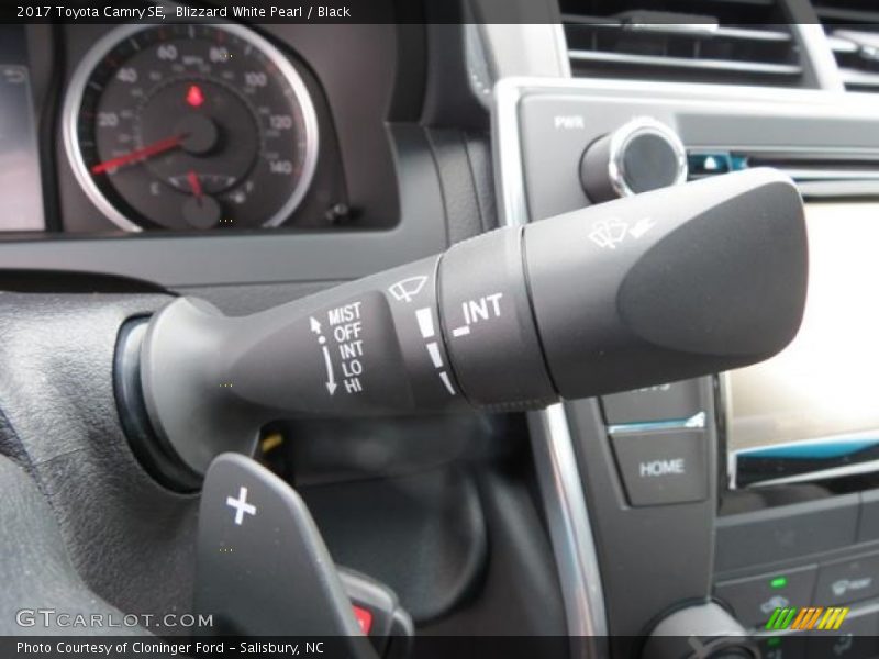 Controls of 2017 Camry SE