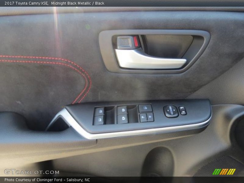 Controls of 2017 Camry XSE