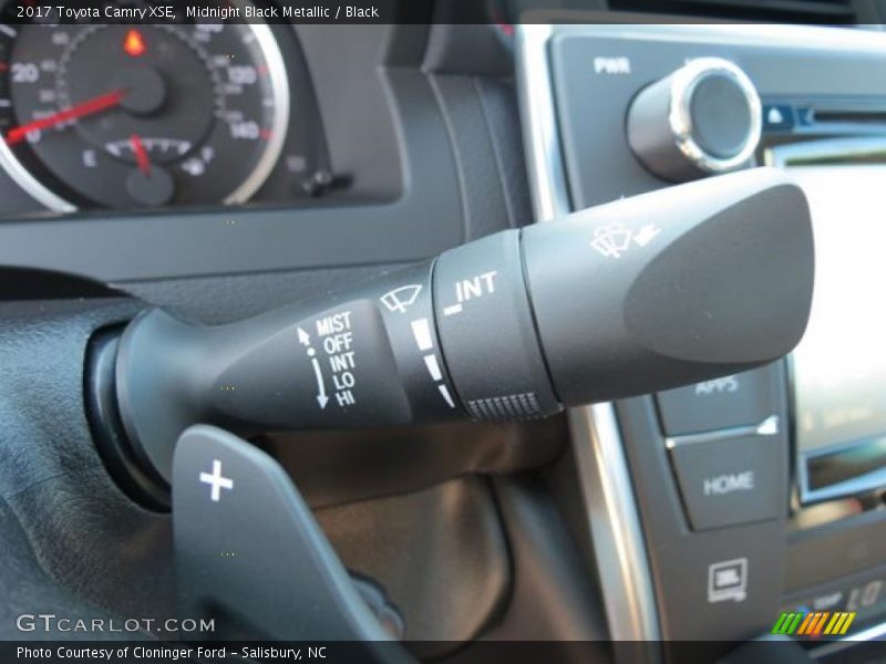 Controls of 2017 Camry XSE