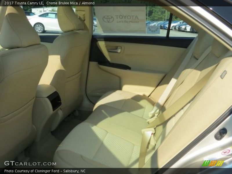 Creme Brulee Mica / Almond 2017 Toyota Camry LE