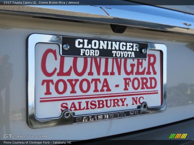 Creme Brulee Mica / Almond 2017 Toyota Camry LE