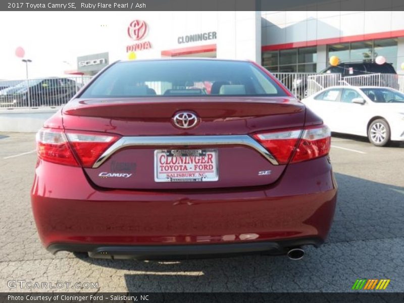 Ruby Flare Pearl / Ash 2017 Toyota Camry SE