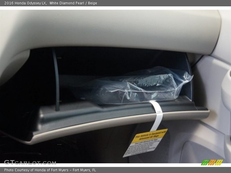 White Diamond Pearl / Beige 2016 Honda Odyssey LX