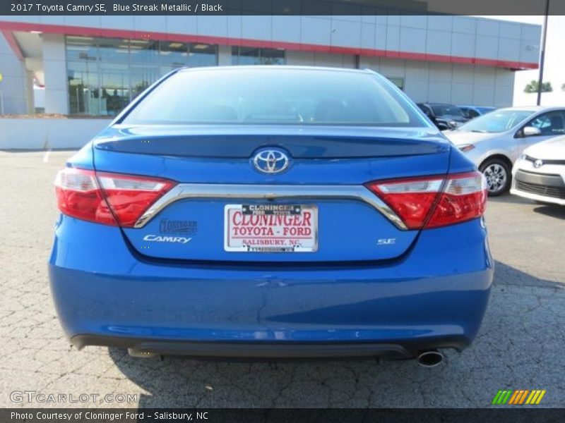 Blue Streak Metallic / Black 2017 Toyota Camry SE