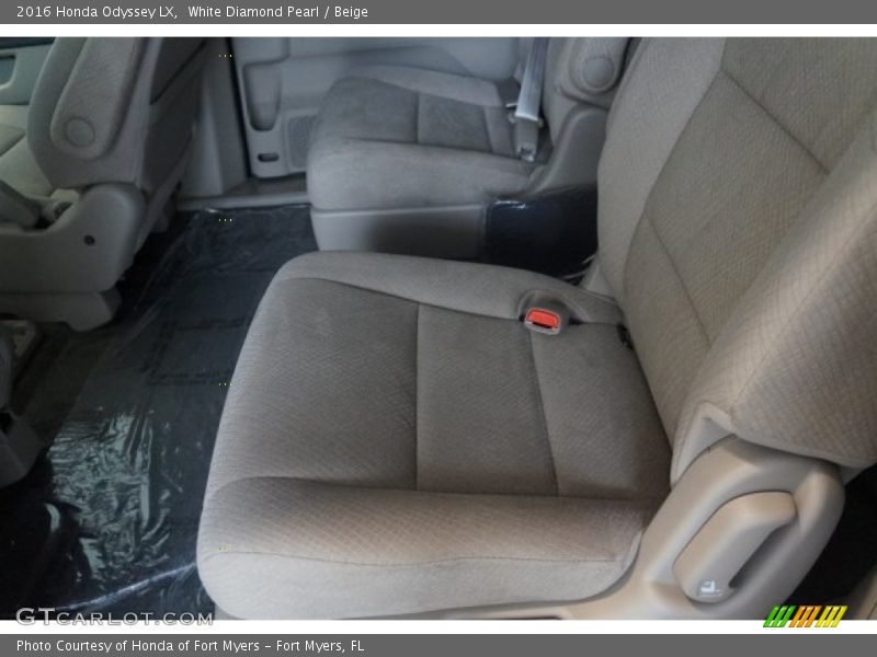 White Diamond Pearl / Beige 2016 Honda Odyssey LX