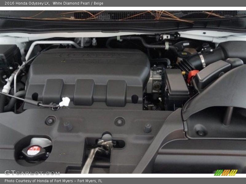 White Diamond Pearl / Beige 2016 Honda Odyssey LX