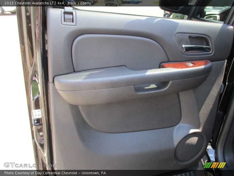 Black / Ebony 2013 Chevrolet Avalanche LTZ 4x4