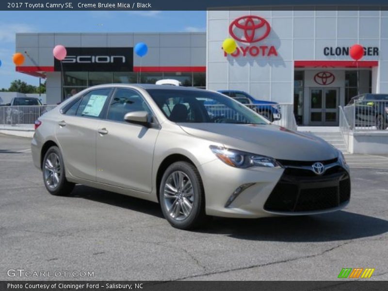 Creme Brulee Mica / Black 2017 Toyota Camry SE